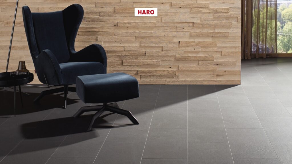 538859_haro_wall_interior_nevada_oak_white_river_heavy_brushed_qv.jpg