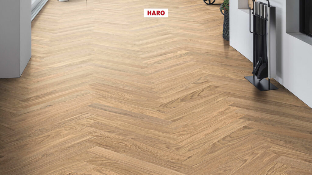 540151_haro_parquet_strip_prestige_oak_light_white_markant_brushed_int.jpg
