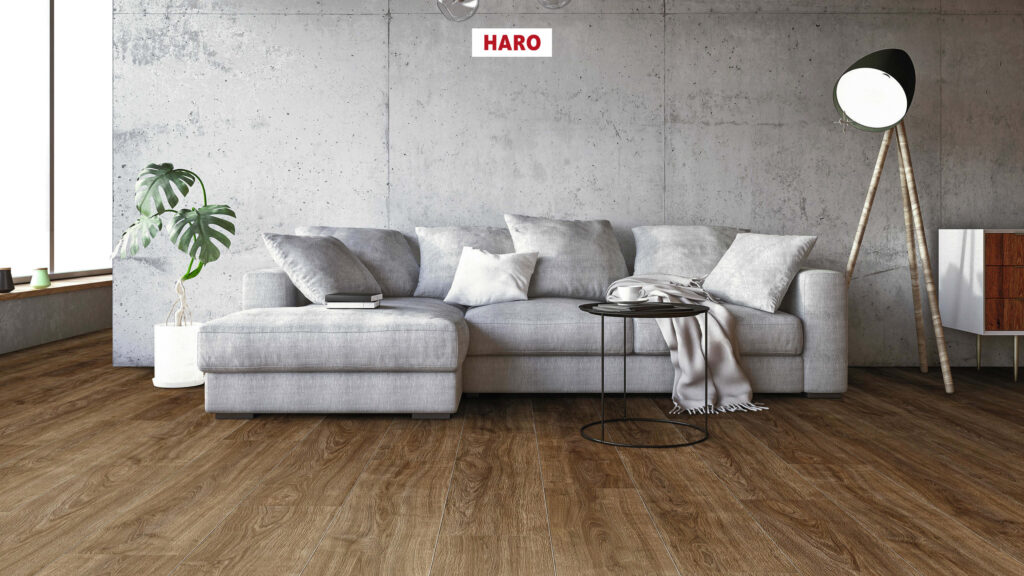 542057_haro_laminatboden_plank_1_strip_4v_oak_eleganza_smoked_authentic_int02.jpg